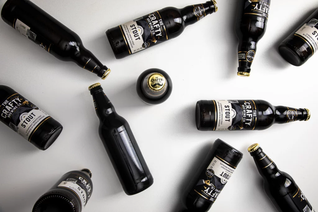 scatto stile moderno e pop birra scura Stout the crafty brewing co. per immagini di prodotti e food professionali realizzata in studio fotografico