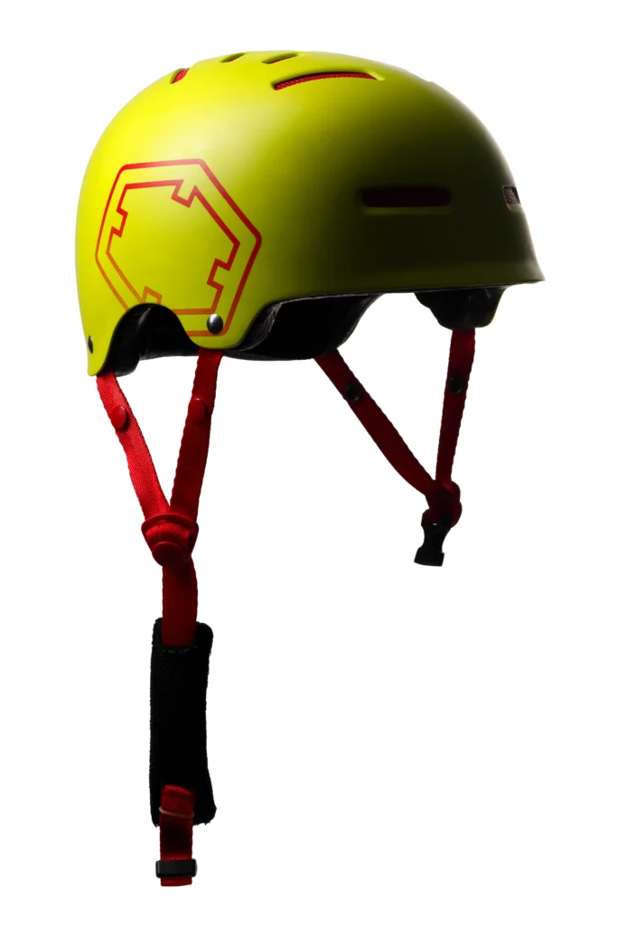 Casco out of, scatto per sito e-commerce realizzato in studio fotografico specializzato in prodotti e food