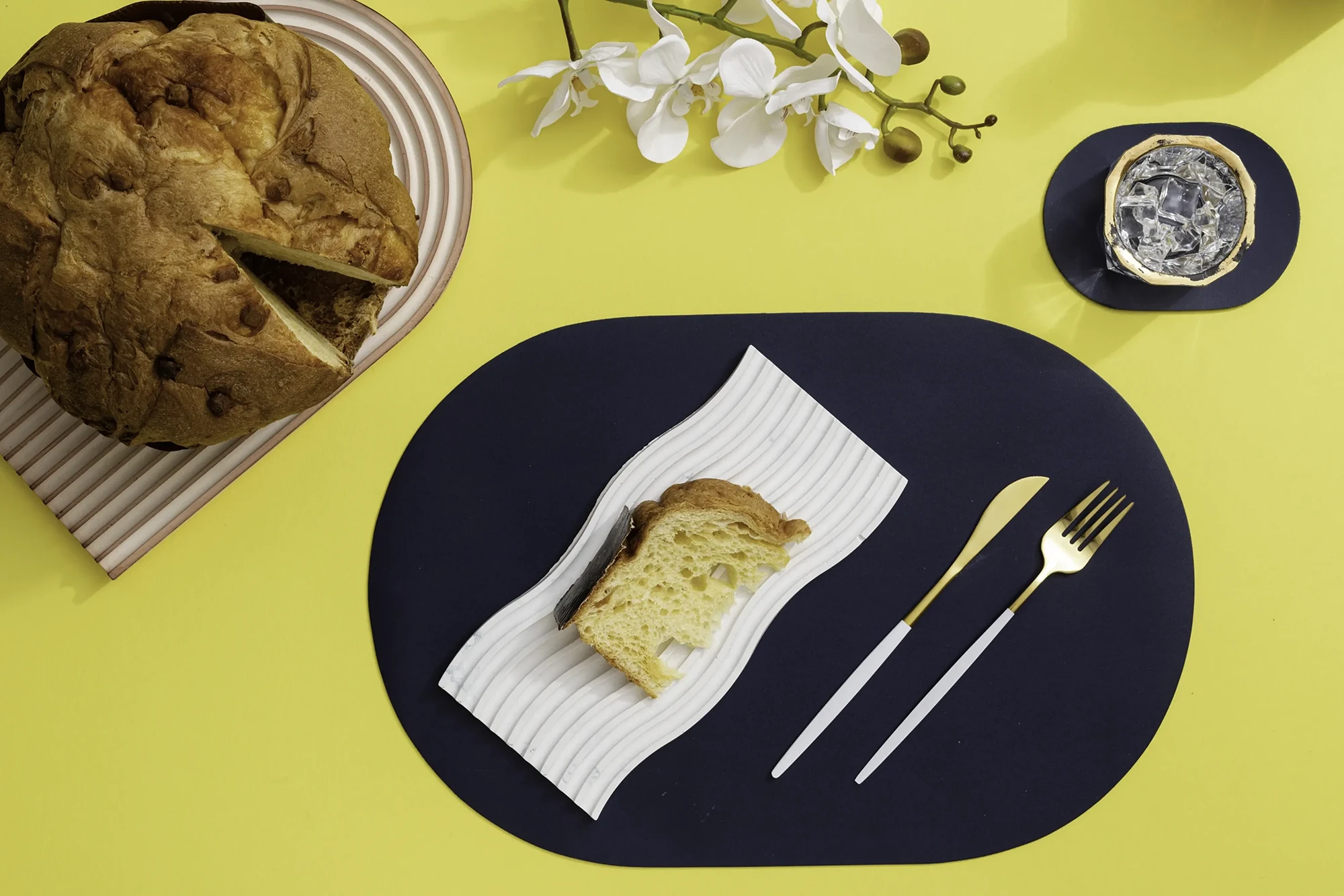 immagine stile pop di vaneziana artigianale con cioccolato bianco e mandarino tardivo di ciaculli - studio fotografico per aziende