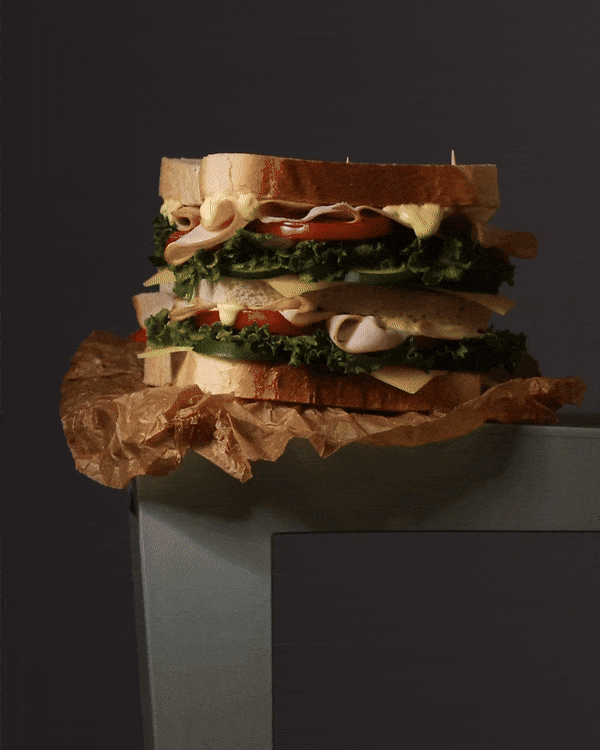 video raffrigurante un sandwich e i dietro le quinte dello scatto